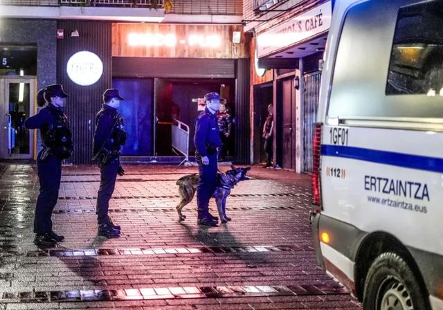Brutal agresión sexual a su expareja en un parque en Gasteiz
