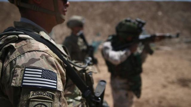 Bază militară care găzduiește soldați americani în Irak, atacată cu rachete