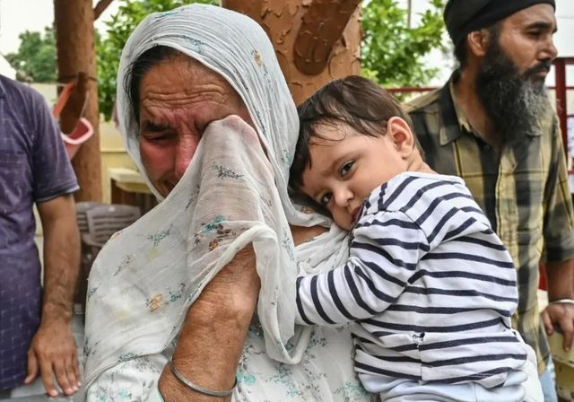 India moviliza a sus reservistas y Pakistán continúa los ataques