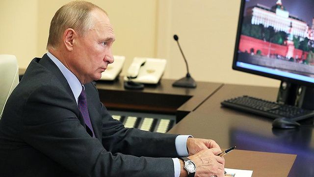 Песков подтвердил подготовку встречи Путина с лидерами фракций Госдумы