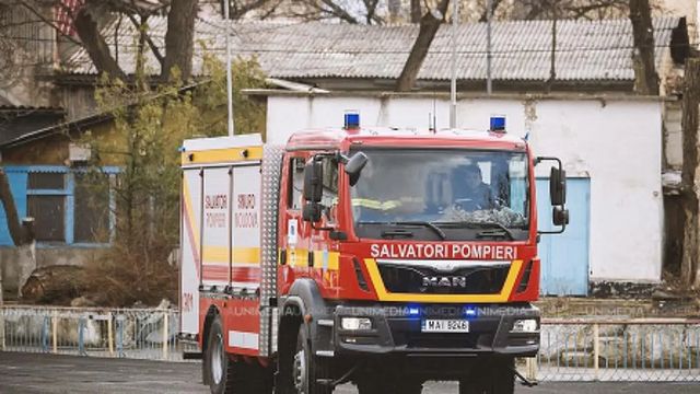 Incendiu la Nisporeni. Un tânăr de 21 de ani, internat în stare gravă după ce a încercat să stingă focul de unul singur