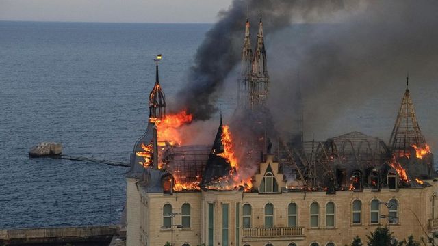 Missili su Odessa, brucia il castello di Harry Potter