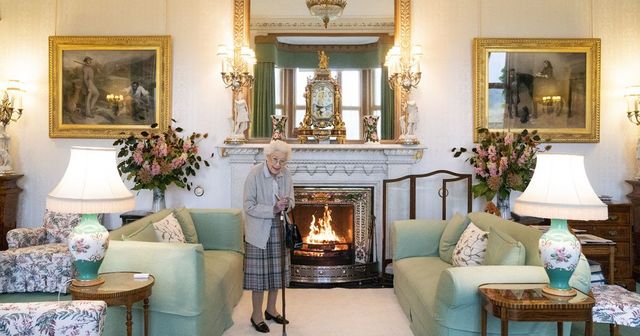 Orvosi felügyelet alá került II. Erzsébet brit királynő, aggódnak az egészségi állapotáért