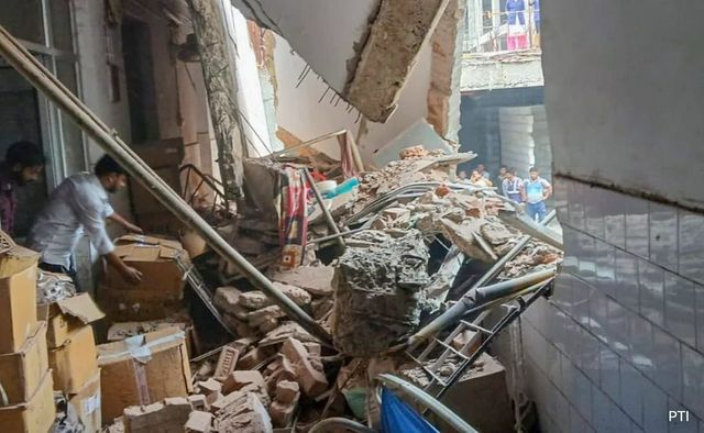 Three dead, two hurt in Jharkhand hospital roof collapse