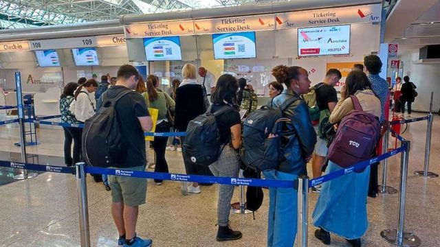 Aerei, Eurocamera chiede stop a sovrapprezzo bagagli a mano