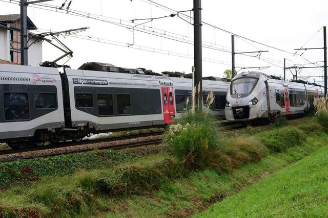3 migranți care dormeau pe șine au fost călcați de tren în Franța
