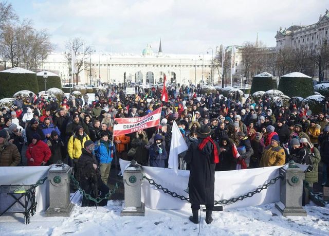 Austria extinde cel de-al treilea lockdown până la 8 februarie, în ciuda protestelor împotriva restricțiilor