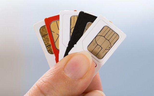 Ordonanța care impune cumpărarea cartelelor de telefon cu buletinul, atacată la CCR