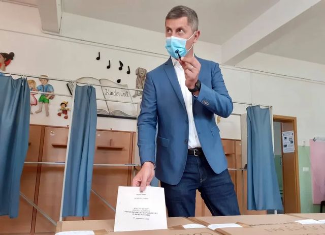 Dan Barna, mesaj pentru alegători să iasă la vot: În București peste tot lupta e foarte strânsă