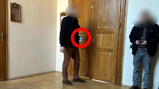 Elfogatóparancsot adtak ki Portik Tamás fia ellen
