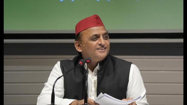 Azam loyalists want Akhilesh to contest from Rampur
