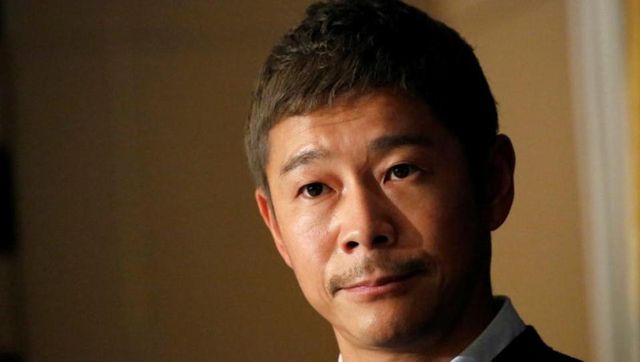 Japanese billionaire searches for girlfriend to fly with him to moon