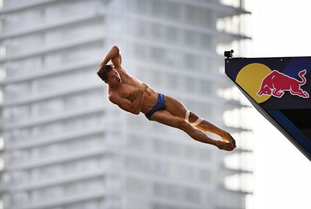 Constantin Popovici câștigă etapa a treia a Red Bull Cliff Diving