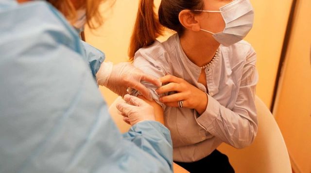 Al via a dicembre a Modena test fase 3 vaccino Oxford-Astrazeneca