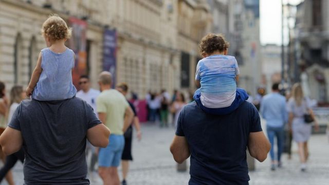 Populația României continuă să scadă. 4.400 de români mai puțini doar în septembrie