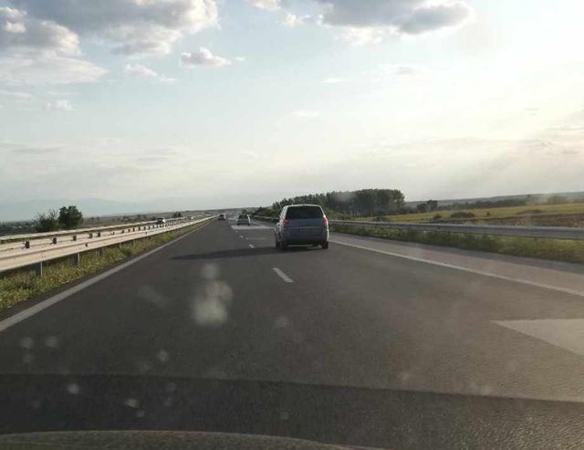 Отклоняват движението по магистрала Тракия заради катастрофа