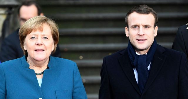 Trattato, contestati Merkel e Macron