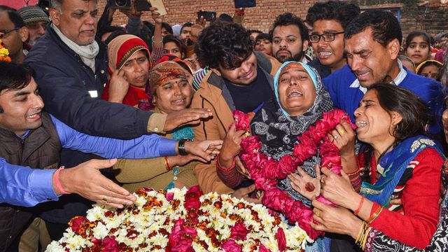 Pulwama attack: With slogans, Patna bids farewell to its braveheart