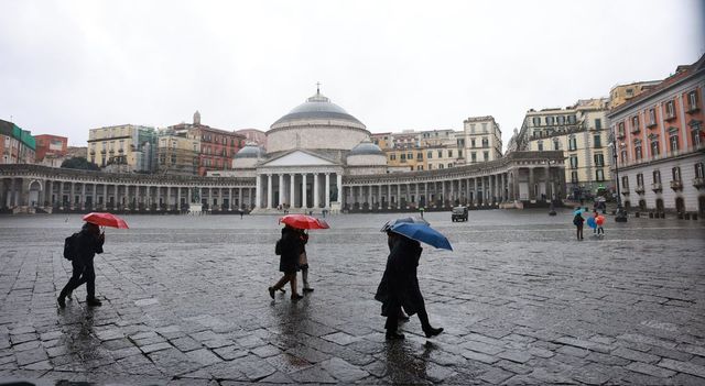 Allerta meteo gialla a Napoli e in Campania, temporali per tutta la giornata di giovedì 18 gennaio