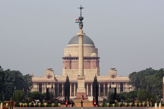 Delhi Woman Threatens to Blow Up Rashtrapati Bhavan, Warns of Nuclear Attack Over Fight on Tinder