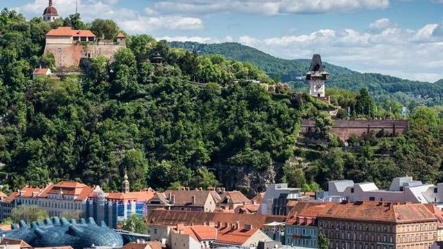 Sparatoria in una scuola di Graz, in Austria. Almeno 5 morti