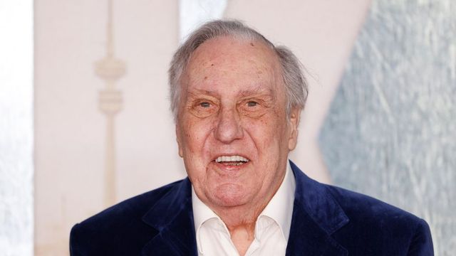Muere Fredrecick Forsyth, maestro de suspense, a los 86 años