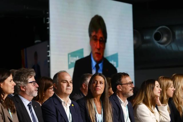Junts lanza su propia ley antiokupas y asegura que tiene el compromiso del PSOE para tramitarla