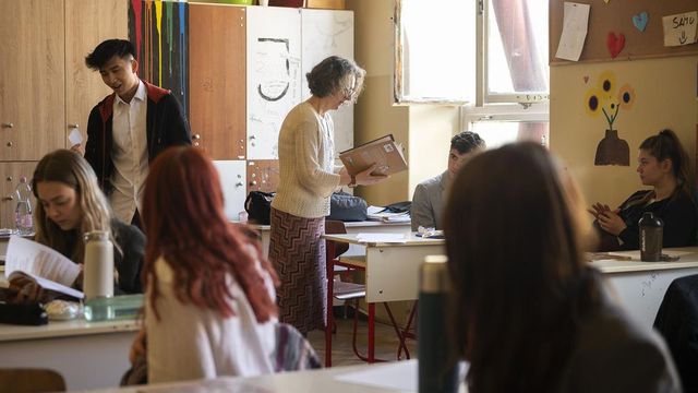 Több mint 24 ezer pedagógus maradt ki az őszi béremelésből