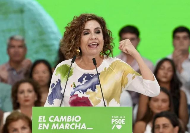 Montero clama que el PSOE defenderá «contra viento y marea» a Sánchez cuanto más lo «ataque» el PP