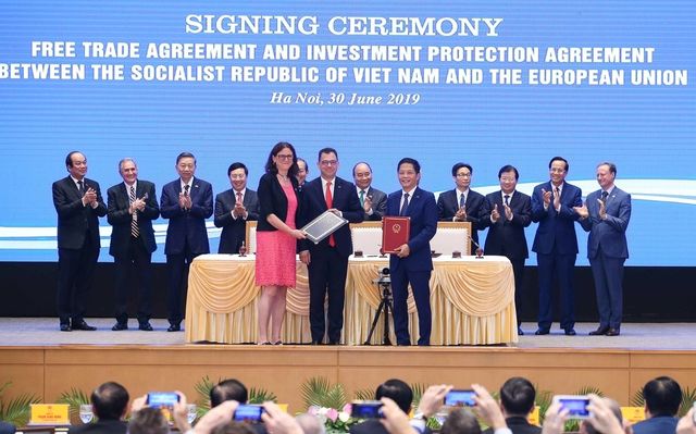 Acordul comercial intre Uniunea Europeana si Vietnam a fost semnat de un ministru roman