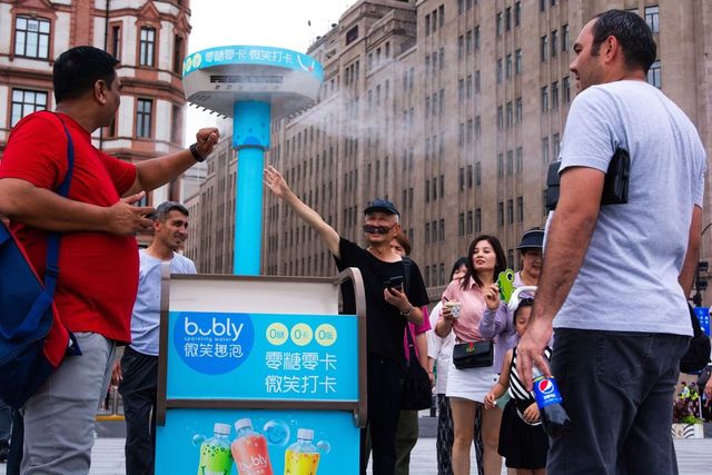 Chinezii se înghesuie să joace la Loto după ce perspectivele economice sunt slabe iar șomajul crește