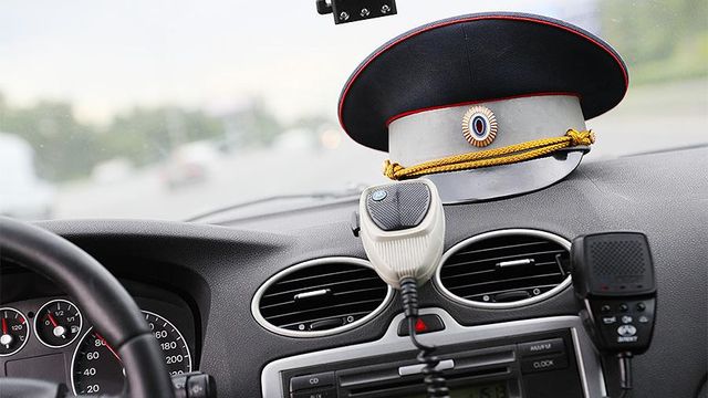 Актера Смолева арестовали за съемки в форме сотрудника ГИБДД