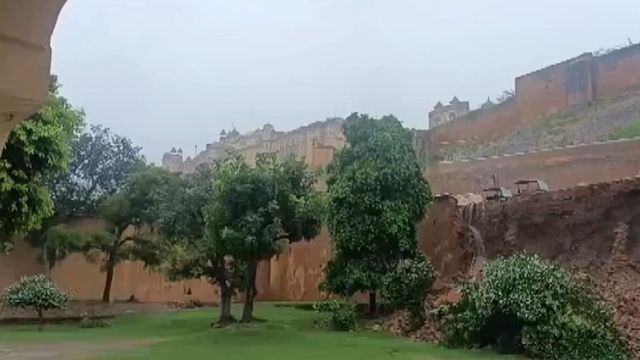 Portion of wall of Amer Fort in Jaipur collapses due to heavy rain