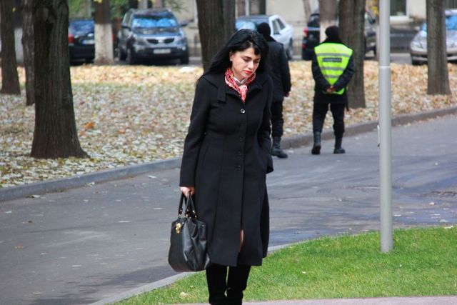 Procurorii anticorupție au descins în această dimineață la domiciliul fostei deputate socialiste Alla Dolință