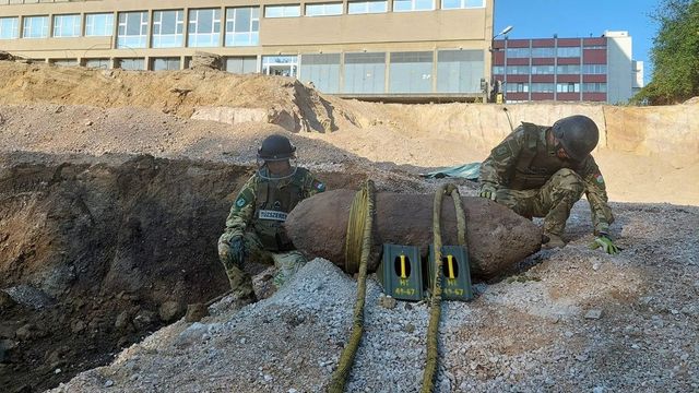Megkezdték a Veszprémben talált légibomba hatástalanítása