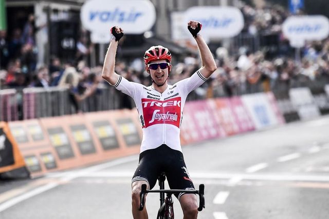 Bauke Mollema trionfa al Lombardia davanti a Valverde e Bernal