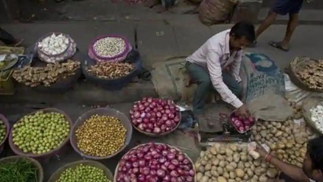 Retail inflation in October rises to 4.62%, breaches RBI’s medium term target of 4%