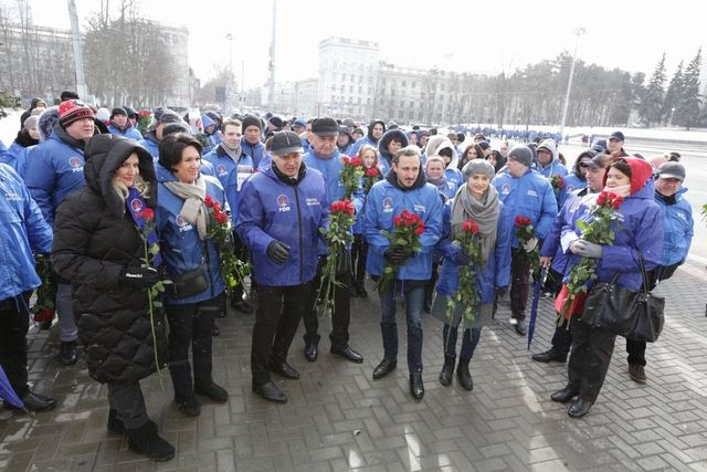 2500 de membri ai organizației teritoriale PDM din Chișinău au împărțit trandafiri tuturor femeilor