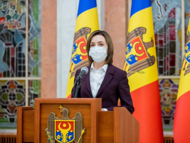 Cine se face vinovat de tergiversarea aducerii vaccinului anti-COVID-19 in Moldova in viziunea Maiei Sandu
