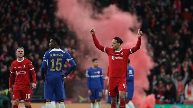Liverpool beats Chelsea 1-0 to win the English League Cup