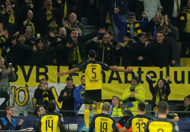 Dortmund předvedl velkolepý obrat, Chelsea mohutně dotahovala