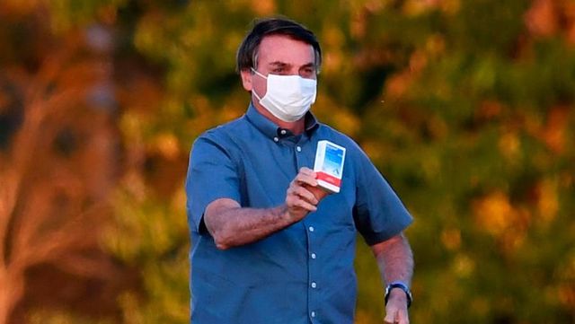 Coronavirus, Bolsonaro scherza in tv: “Ho la muffa nei polmoni”