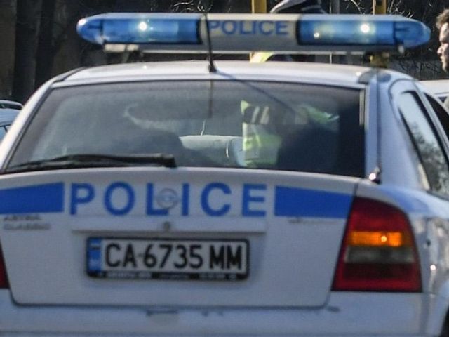Автобус с 57 деца и кола катастрофираха между Карнобат и Бургас
