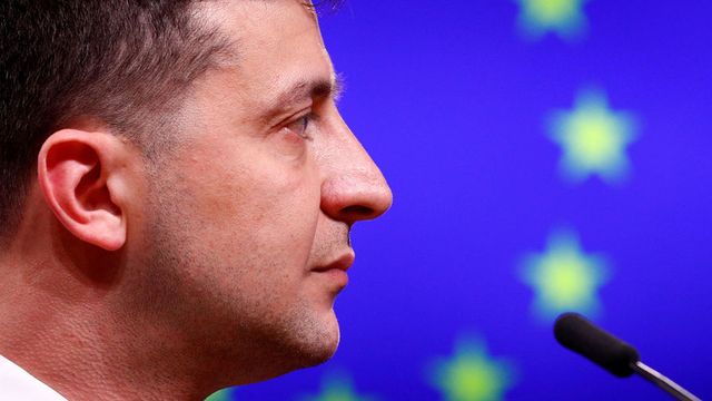 Зеленский потребовал люстрации Порошенко
