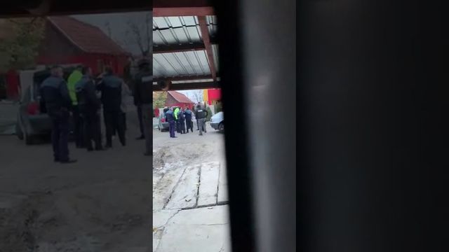 Polițiști din Bihor bătuți cu pumnii, picioarele și cu bolovani când aplanau un conflict