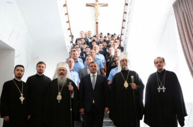 Mitropolia Moldovei a venit cu o reacție față de decizia de a scoate crucifixul din sediul MAI