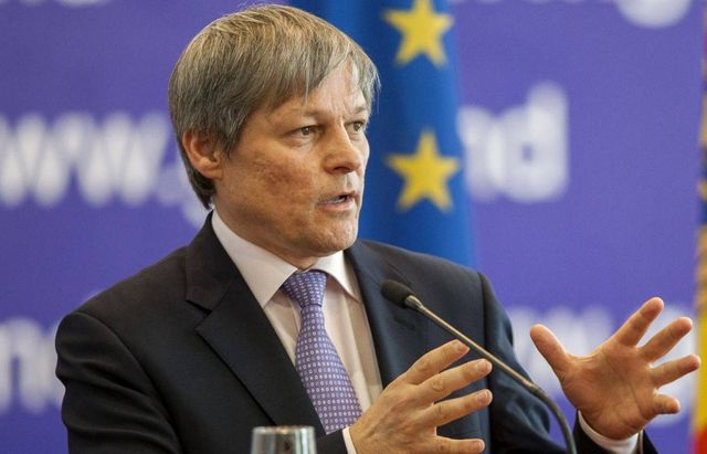 Dacian Cioloș explică ce făcea ca militar la Securitate