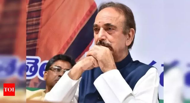 Congress Workers Stage Protest Against Ghulam Nabi Azad In Jammu