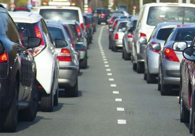 Las ciudades españolas en las que más tiempo se pasa en el coche