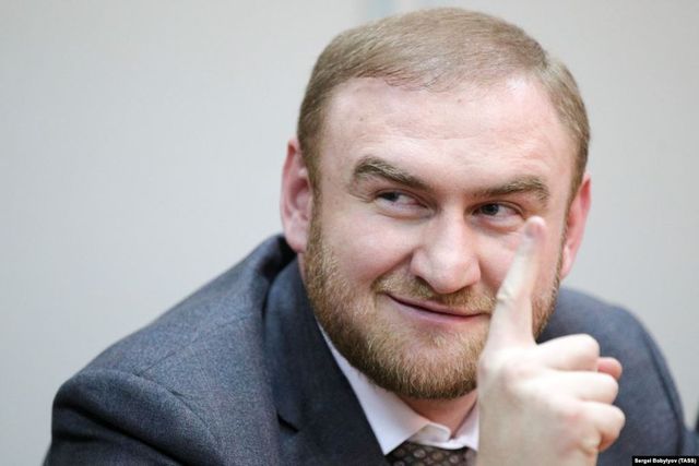 Арашуковы пожаловались на отсутствие халяльного питания в СИЗО